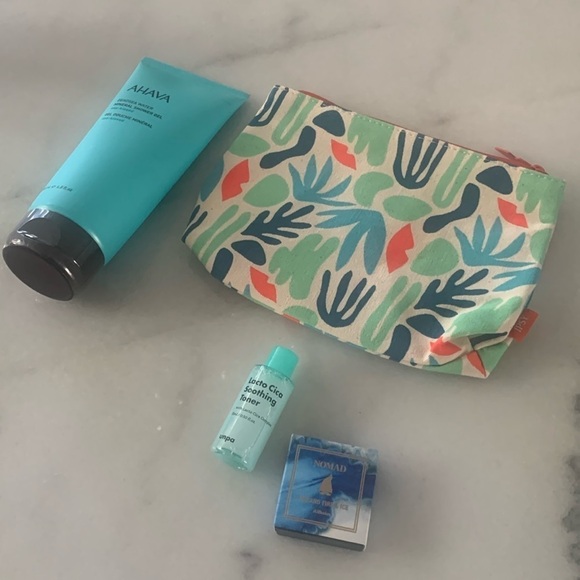 NWT 4 Item Bundle AHAVA  Mineral Shower Gel - Picture 2 of 9